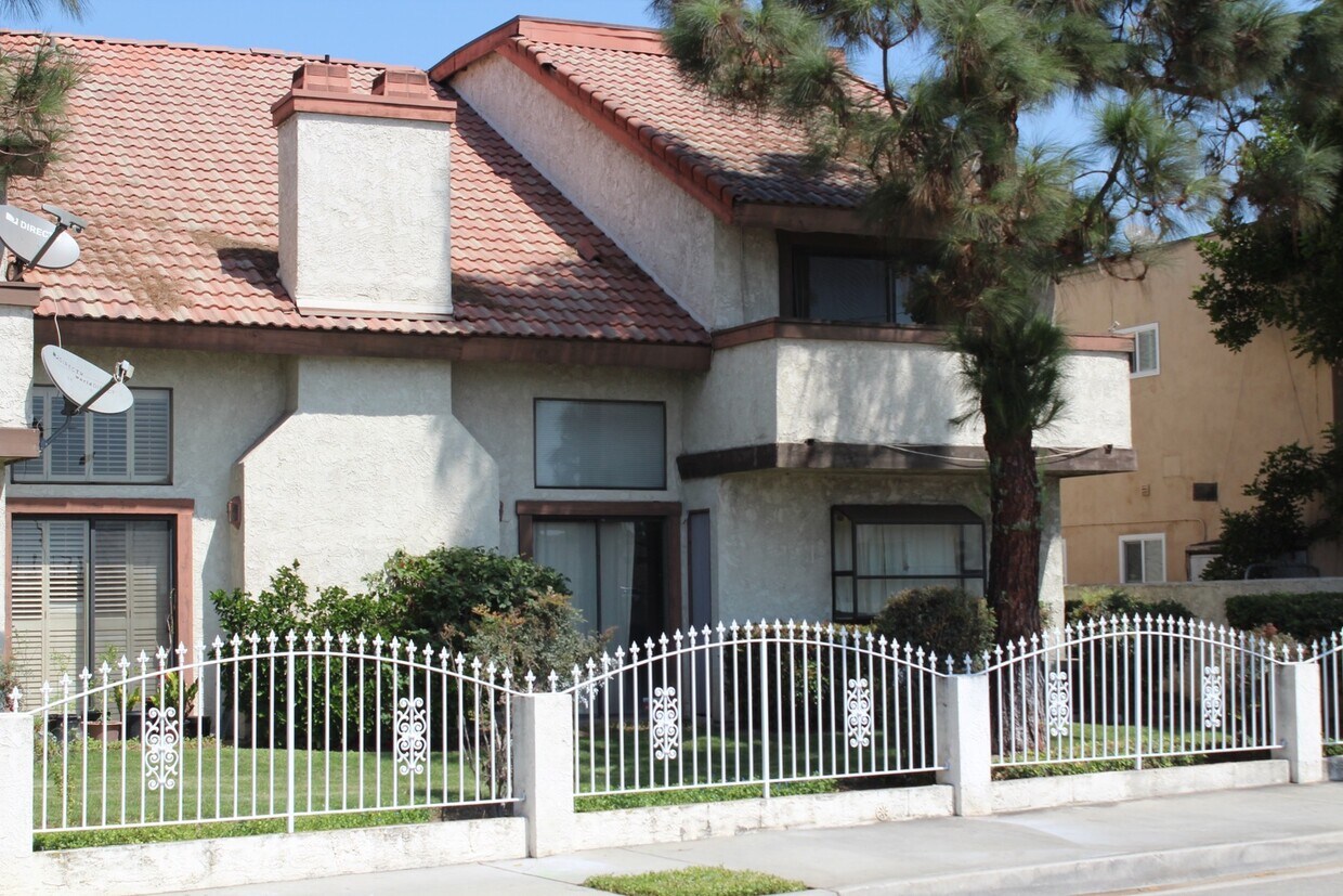 Primary Photo - Gorgeous 3 bedroom 3 bath Home for Rent