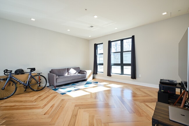 Foto del edificio - 1345 K St SE