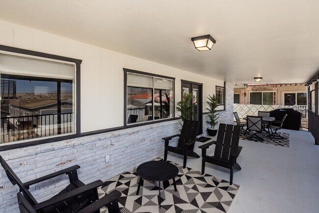 Foto del edificio - 3bedroom 3 bath Riverfront Short Term Rental