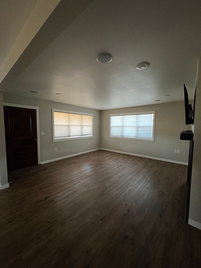 Building Photo - Horse Property