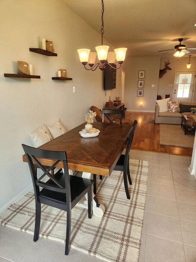 Foto del edificio - 3 bedroom in Youngsville in Milton School ...