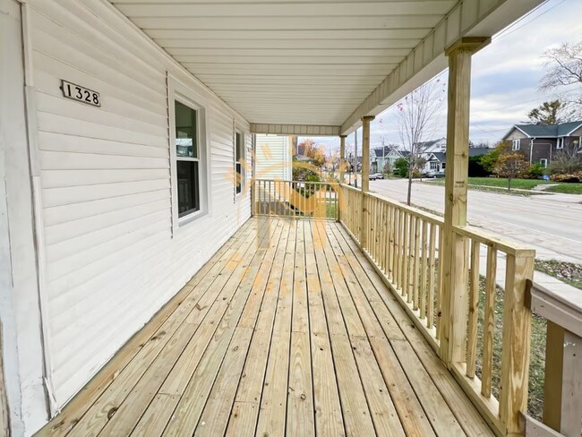 Foto del edificio - 1328 N Main St