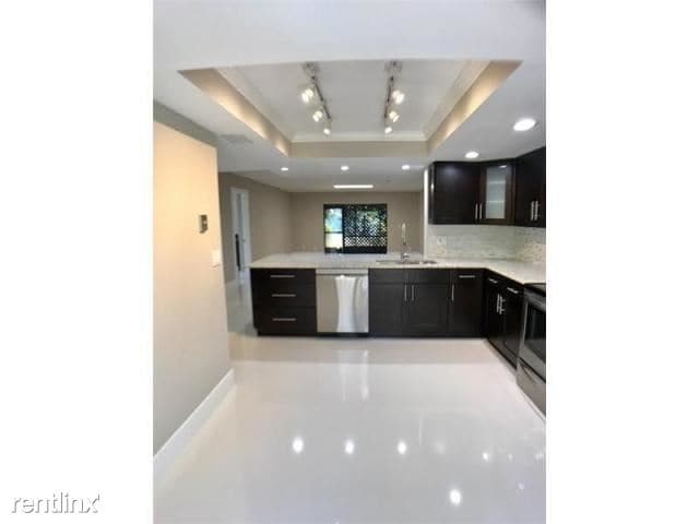 Foto del edificio - 65 Deer Creek Rd