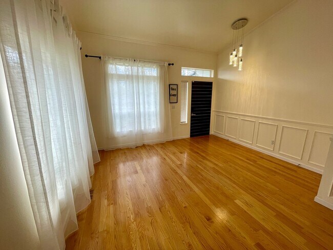 Foto del edificio - Welcome to Tranquil Living in Fernhill, Tacoma