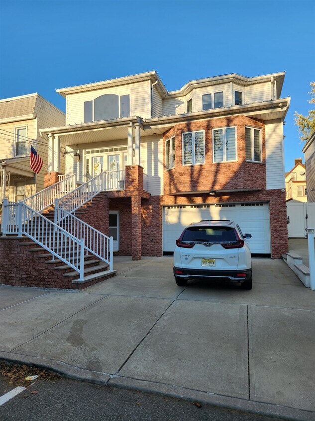 Primary Photo - 33 E 36th St
