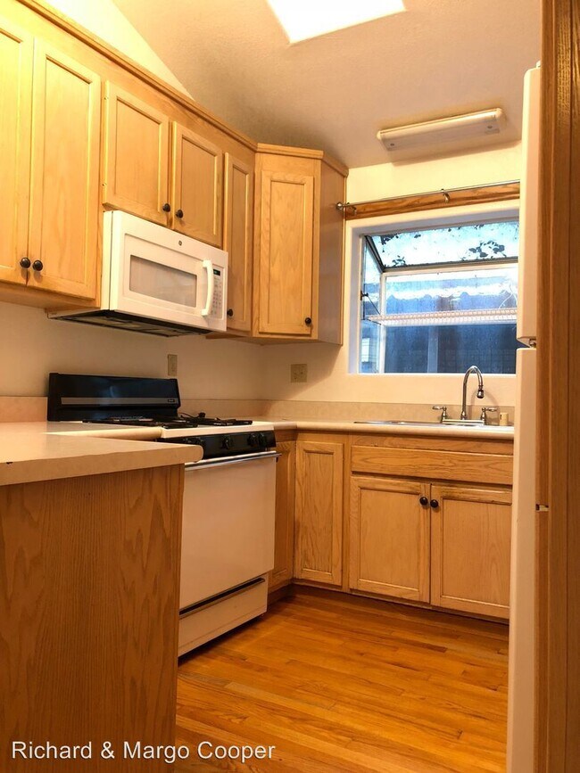 15771585 S Fitch Mountain Rd, Healdsburg, CA 95448 Room for Rent in