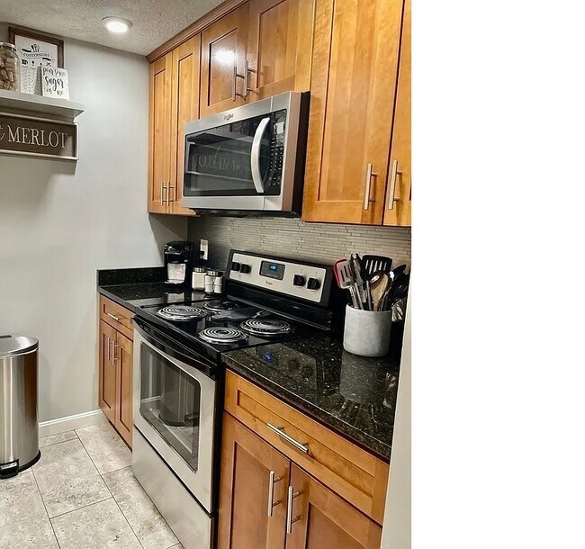 Kitchen - 103 Grove St