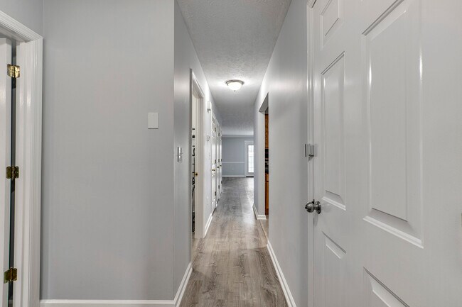 Foto del edificio - 101 Pinewood Dr