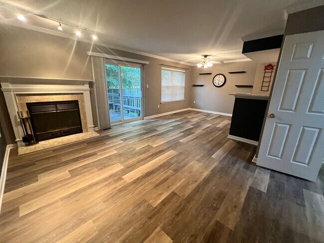 Foto del edificio - Amazing 3 BR/3.5 BA Townhome in Ellicott C...