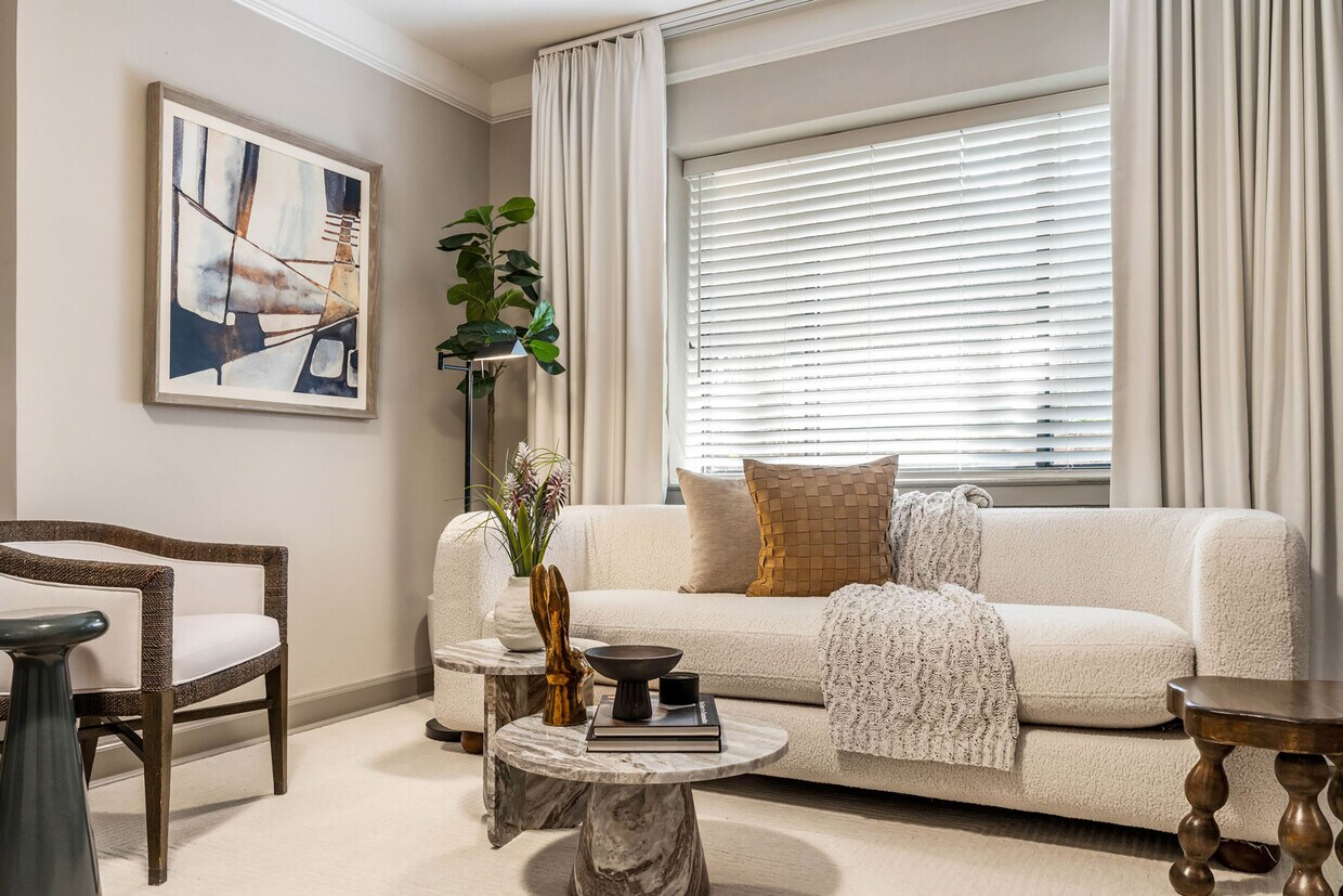 Foto principal - 324 3rd St NE