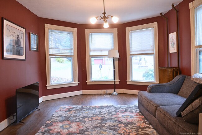 Foto del edificio - 21 Shepard Rd