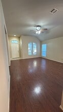 Building Photo - 2122 Thorn Berry Creek Ln