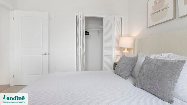 Foto del edificio - 5256 International Dr