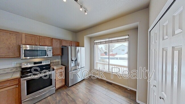 Building Photo - 4642 Crow Creek Dr