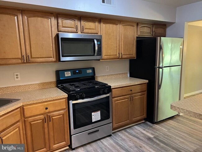 Building Photo - 208 Allens Ln