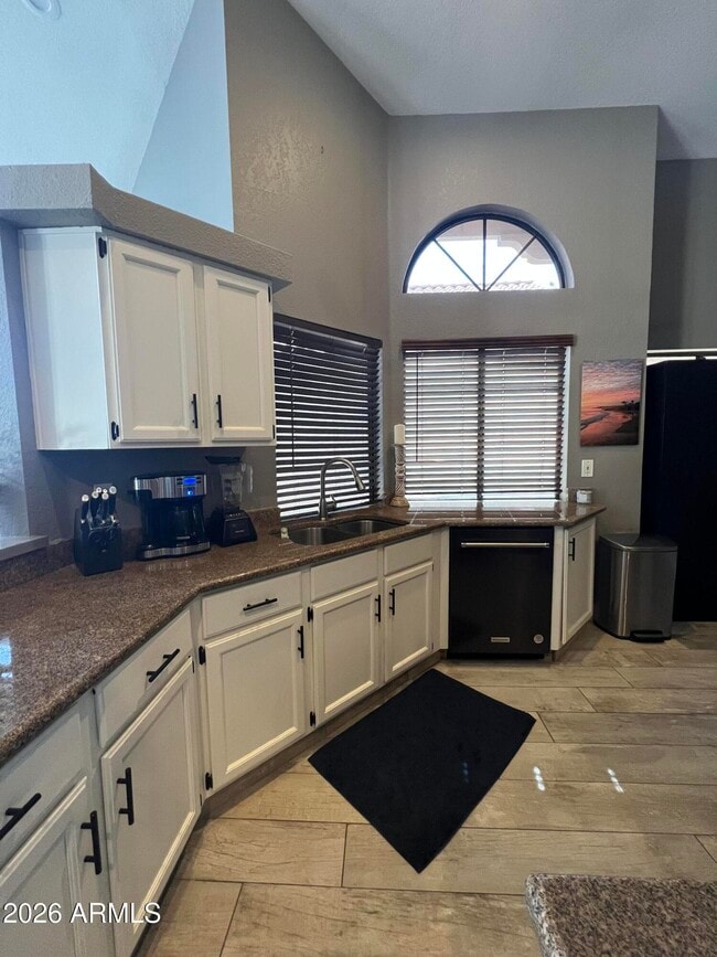 Building Photo - 3534 E Verbena Dr