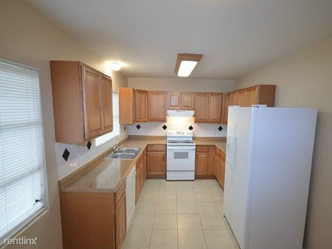 Foto del edificio - 2164 NE Coachman Rd