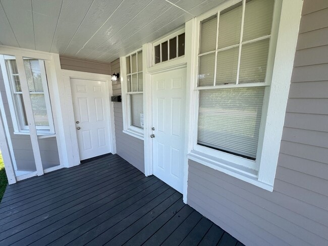 Building Photo - Charming 3-Bedroom Home Near Baton Rouge G...