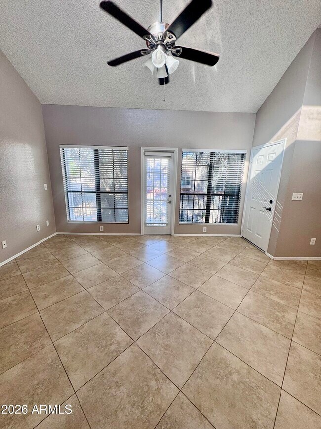 Foto del edificio - 8888 N 47th Ave