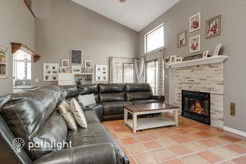 Foto del edificio - 5305 Cheyenne Court NW