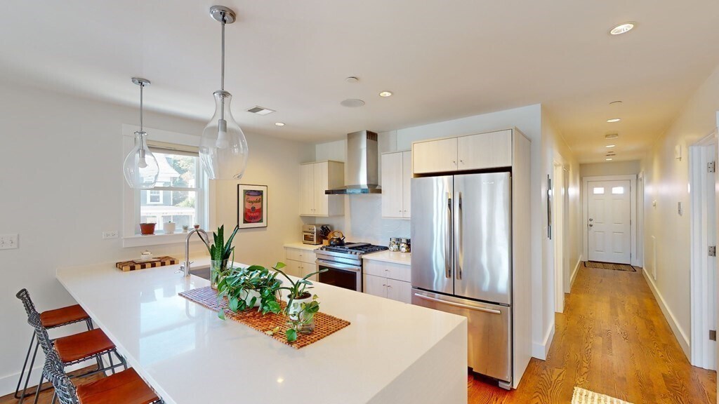 Foto principal - 64 Pleasant St