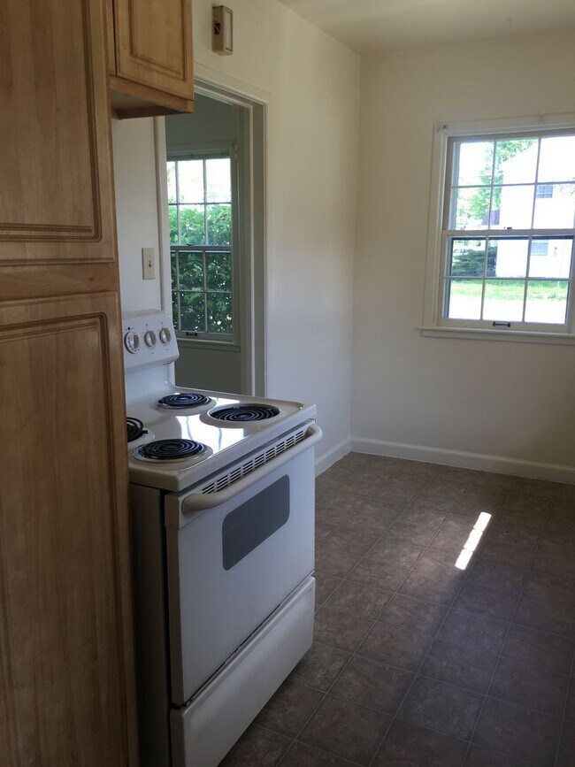 Building Photo - 1228/1230 Harding