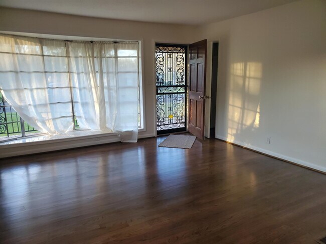 Foto del edificio - 2925 10th Ave N