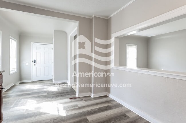 Building Photo - 12411 Georgiana Ave