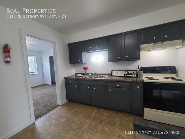 Foto del edificio - 5311 N Detroit Ave