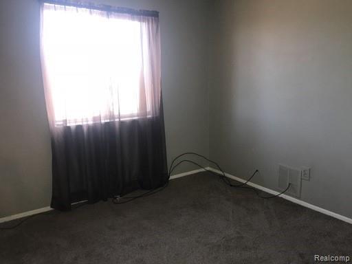 Foto del edificio - 21620 Hillside Dr