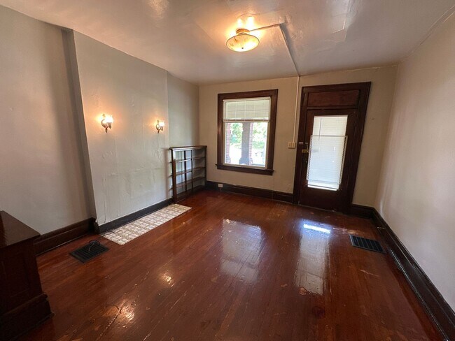 Building Photo - N 4th St 1703-1705 MLR