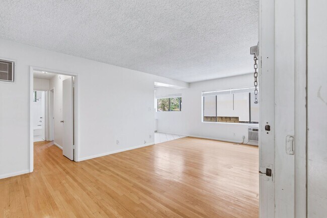 Foto del edificio - Montrose Residences