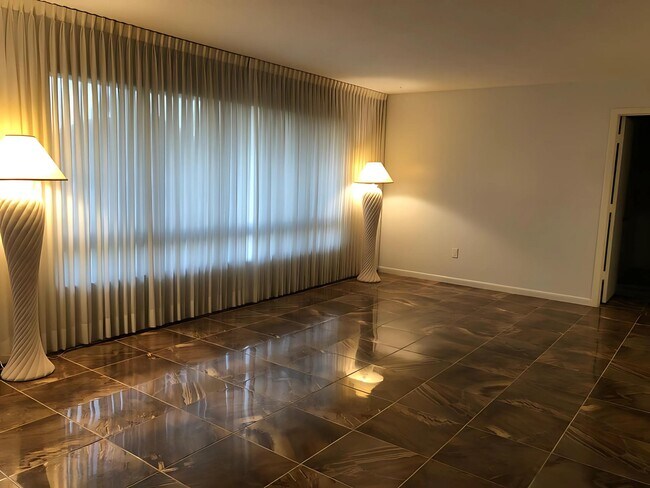 Building Photo - 10152 Bergen Ct