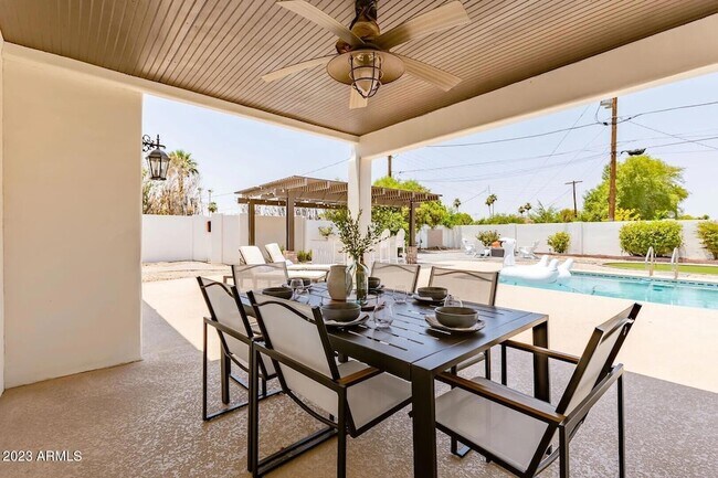 Foto del edificio - 4122 N 56th St