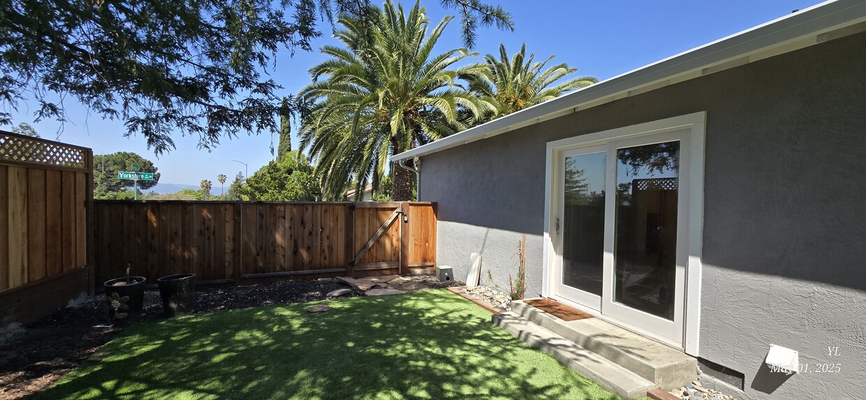 Private entrance with dedicated backyard space – no need to enter through the main house. - 503 Yorkshire Dr