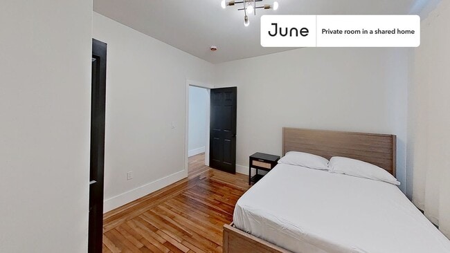 Building Photo - Room in Shared 5 bed/2 bath home