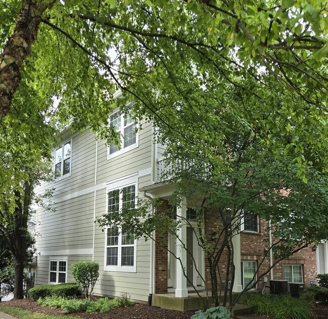 Foto del edificio - 2446 Emily Ln