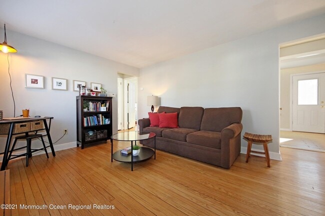 Building Photo - 16 Oldfield Pl