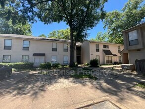 Building Photo - 2827 Sonora Dr