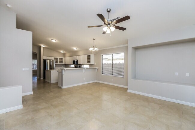 Building Photo - 1233 S Colonial Dr