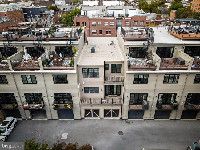 Building Photo - 1733 Aliceanna St