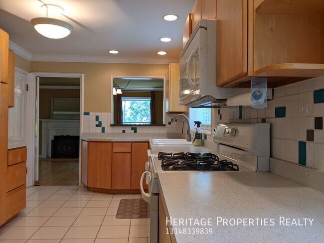 Foto del edificio - 2247 Ferncliff Ln
