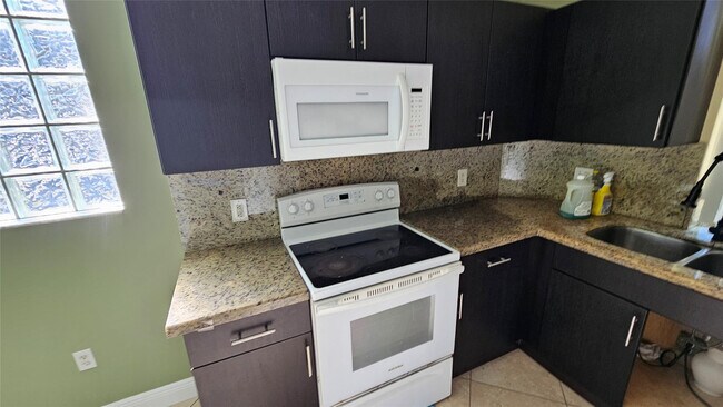 Foto del edificio - 6960 SW 39th St