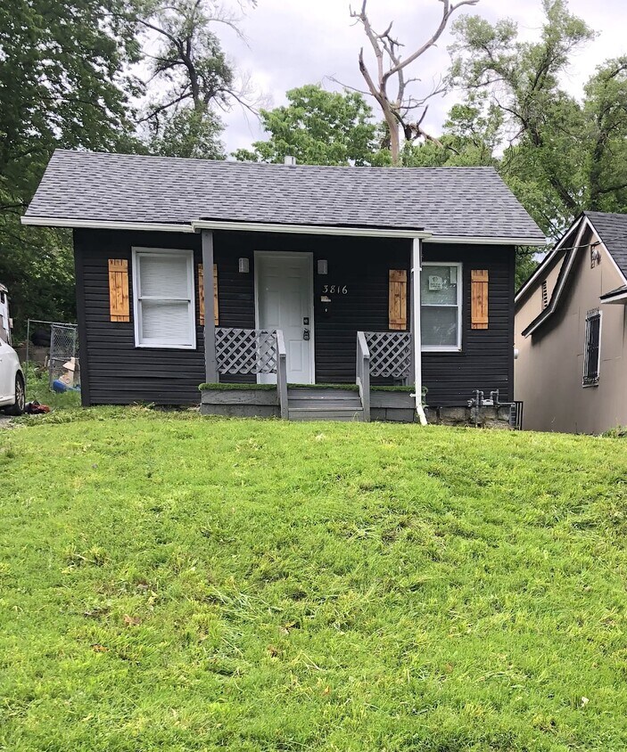 Primary Photo - Charming 3-Bedroom Home in Kansas City wit...