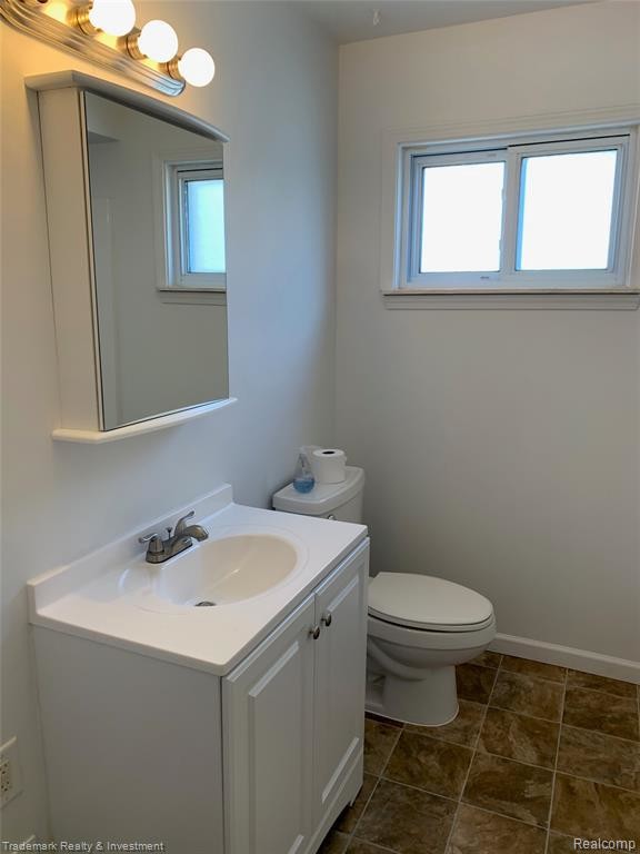 Building Photo - 8258 Perrin Ave