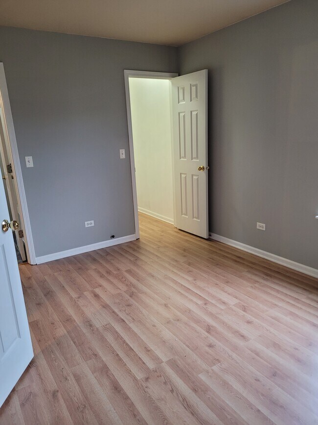 Building Photo - 1431 W Split Oak Cir