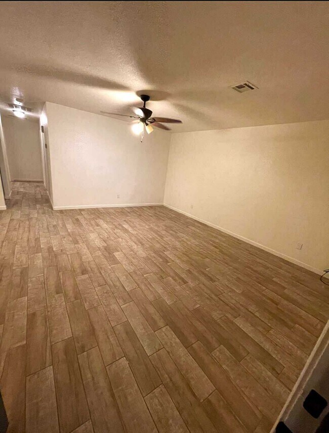 Foto del edificio - 8960 E 38th Ln