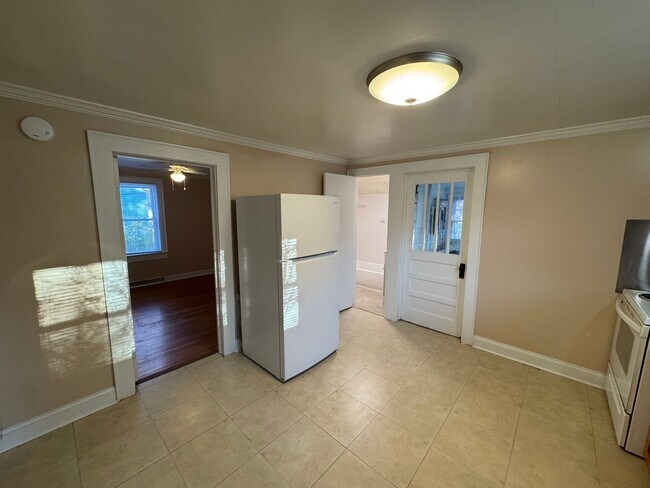 Foto del edificio - Statesville Downtown - 2BR/1BA
