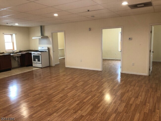 Building Photo - 250 Amboy Ave