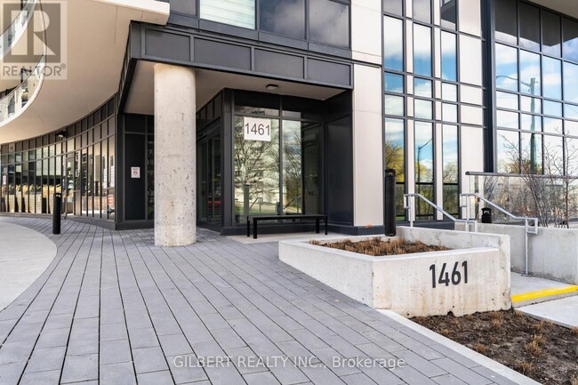 Building Photo - 1461 Lawrence Ave W